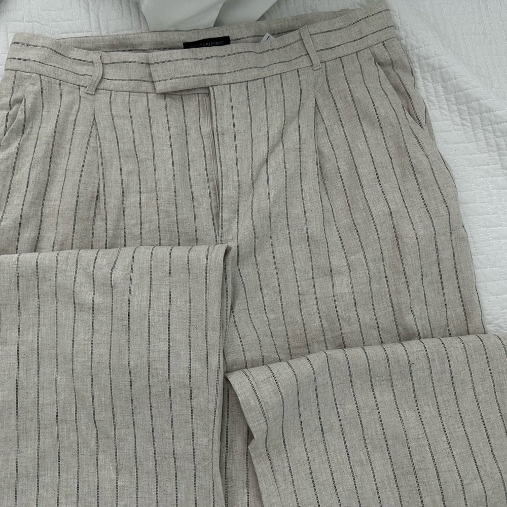 Natural/black Linen wide leg pants. 18